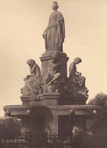 James Pradier et Charles Questel
Fontaine de l'Esplanade, Nmes
Photo douard Baldus, vers 1851 (dtail)
