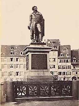Philppe Grass,
Monument du général Kléber.
Bronze, 1838. Strasbourg.
Photographie ancienne,
coll. particulière